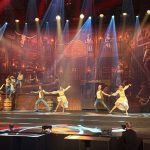 Cowboys und Cowgirls tanzen in Paarformationen bei der Western-Show auf dem DSAG-Jahreskongress 2026